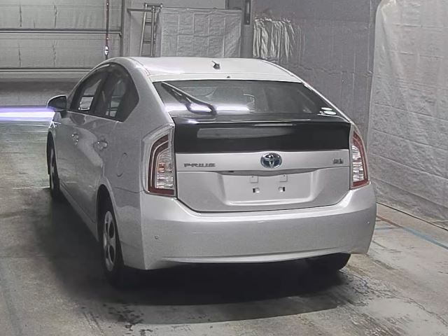 TOYOTA PRIUS 2015