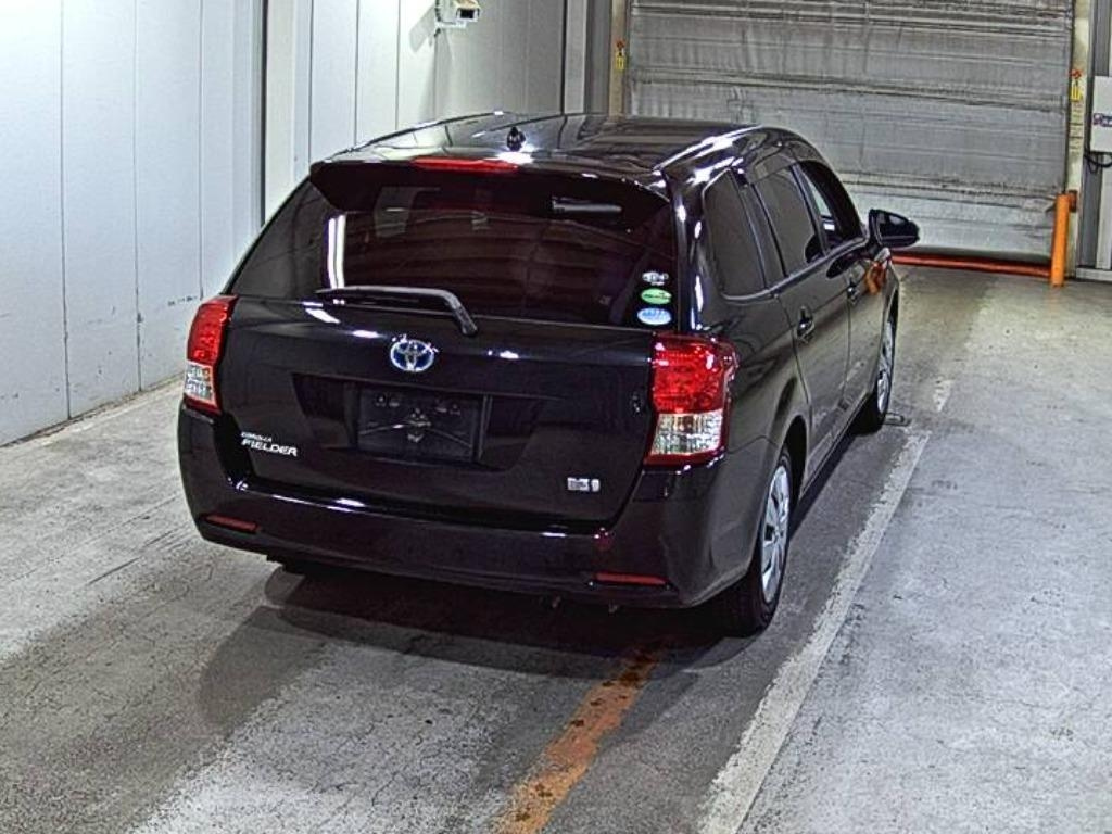 TOYOTA COROLLA FIELDER 2013