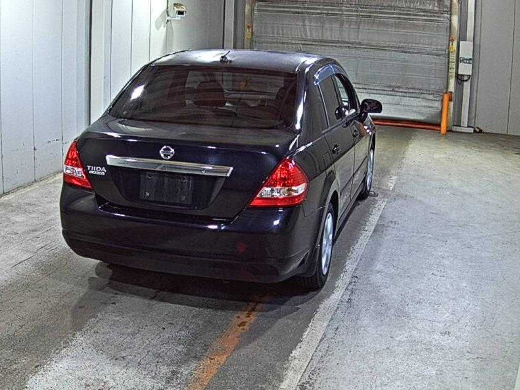 NISSAN TIIDA LATIO 2011