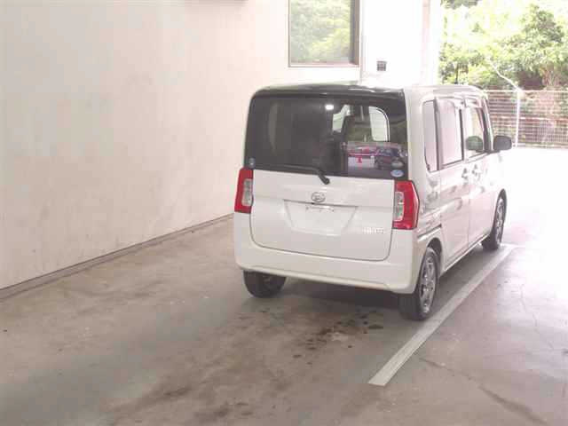 DAIHATSU TANTO 2016