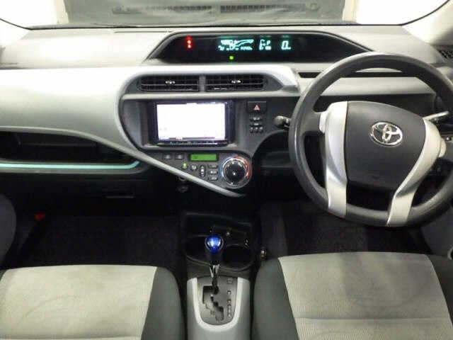 TOYOTA AQUA 2012