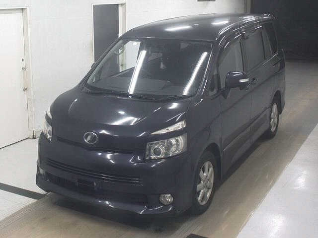 TOYOTA VOXY 2009