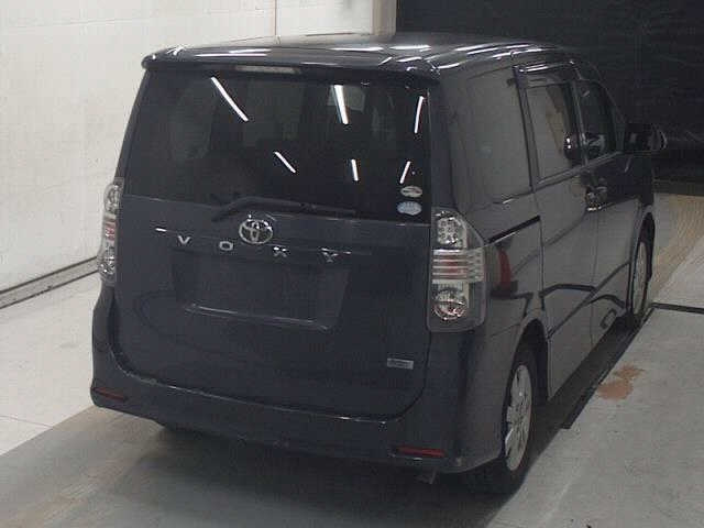 TOYOTA VOXY 2009