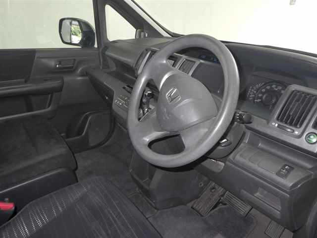 HONDA STEP WAGON 2011