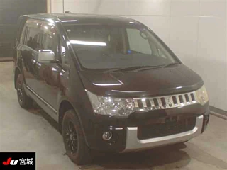 Mitsubishi Delica 2011
