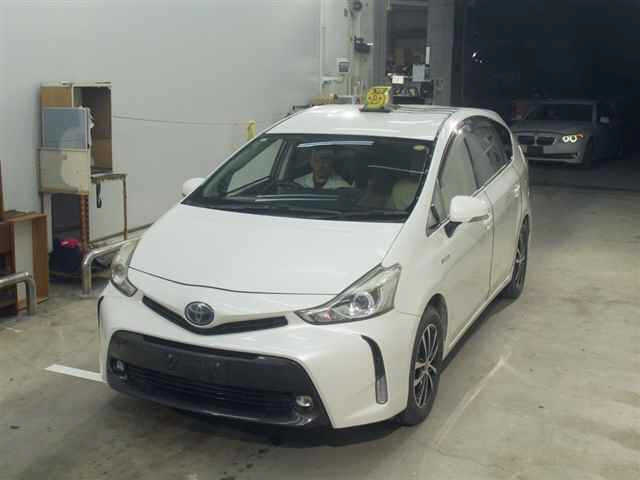 TOYOTA PRIUS ALPHA 2017