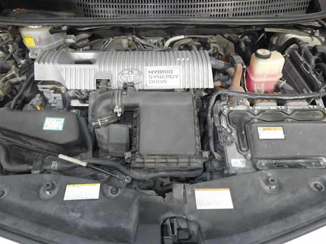 TOYOTA PRIUS ALPHA 2017