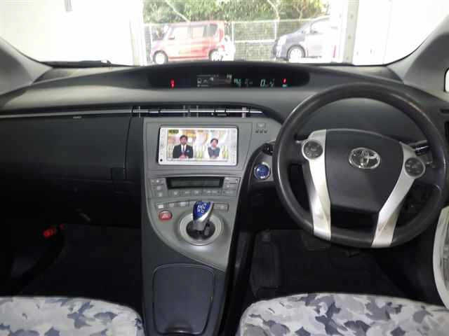 TOYOTA PRIUS 2014