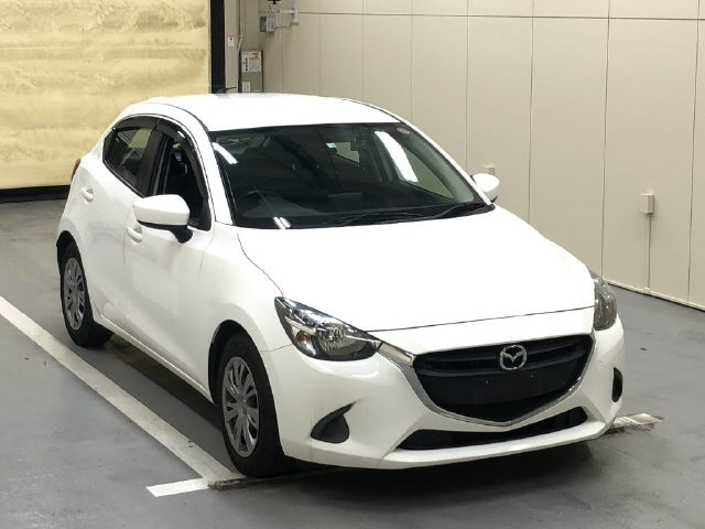 MAZDA DEMIO 2016