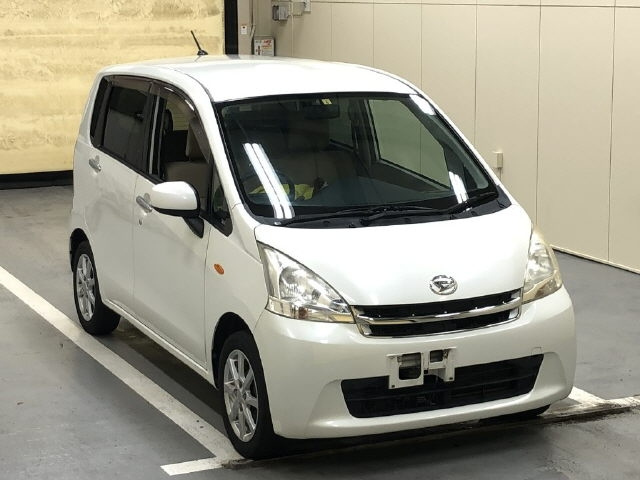 DAIHATSU MOVE 2011