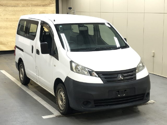 MITSUBISHI DELICA 2014