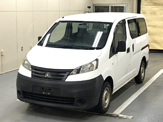 MITSUBISHI DELICA 2014