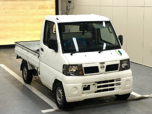 NISSAN CLIPPER TRUCK 2009