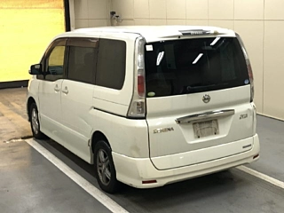 NISSAN SERENA 2010