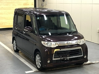 DAIHATSU TANTO 2011