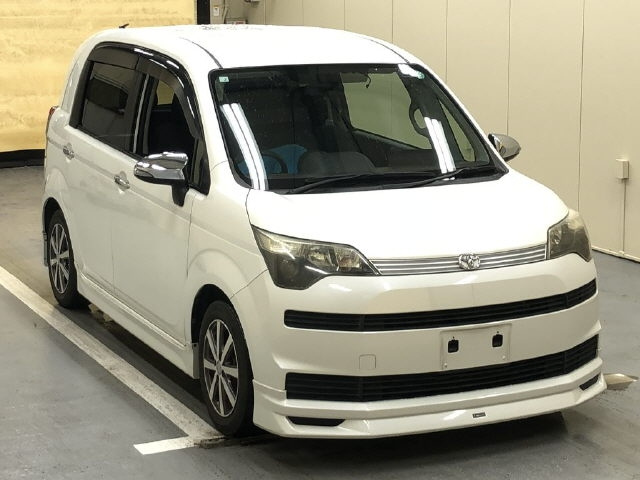 TOYOTA SPADE 2014