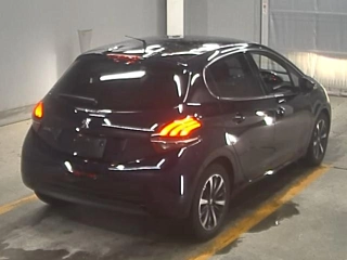 PEUGEOT 208 2020