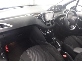 PEUGEOT 208 2020