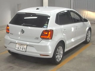 VOLKSWAGEN POLO 2015
