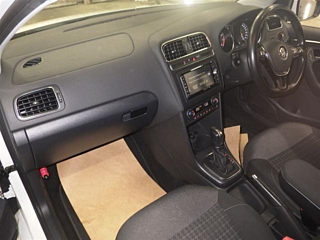 VOLKSWAGEN POLO 2015