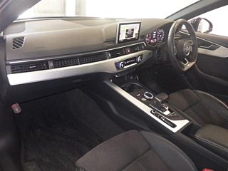 AUDI A4 2019
