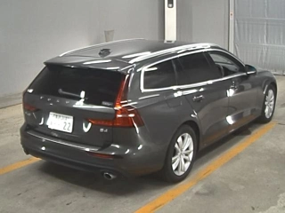 VOLVO V60 2021