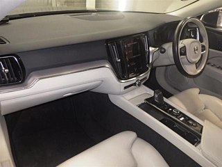 VOLVO V60 2021