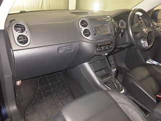 VOLKSWAGEN TIGUAN 2012
