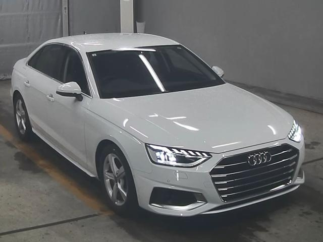 AUDI A4 2022