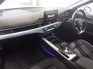 AUDI A4 2022