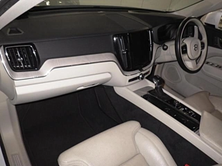 VOLVO XC60 2018