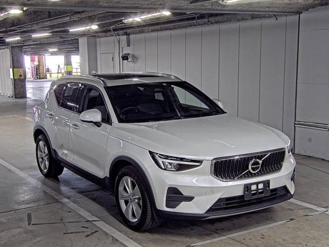 VOLVO XC40 2023