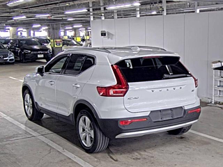 VOLVO XC40 2023