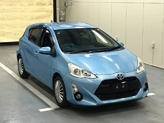 TOYOTA AQUA 2016