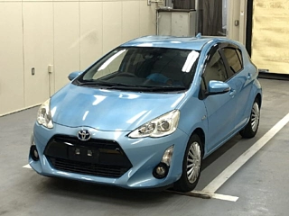 TOYOTA AQUA 2016