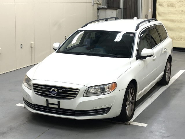 VOLVO V70 2014