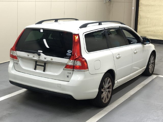 VOLVO V70 2014