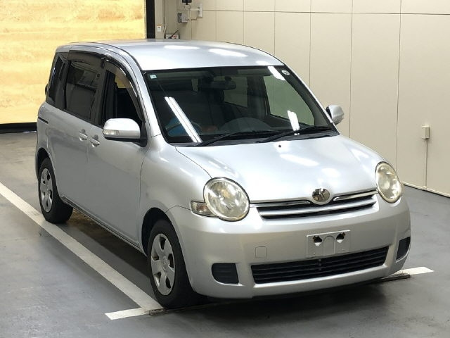 TOYOTA SIENTA 2010