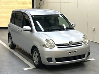 TOYOTA SIENTA 2010