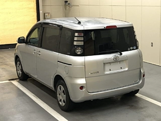 TOYOTA SIENTA 2010