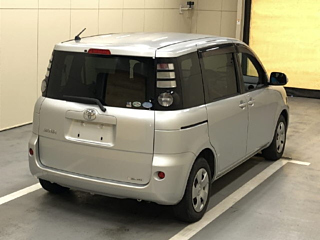 TOYOTA SIENTA 2010