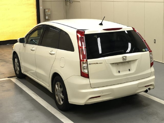 HONDA STREAM 2010