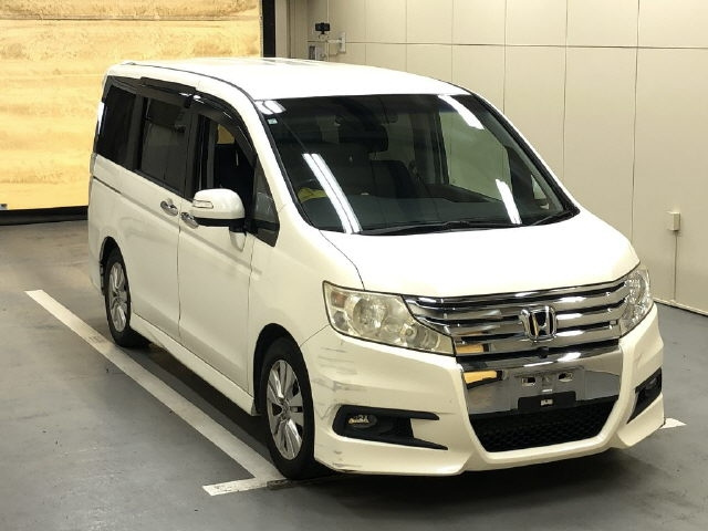 HONDA STEP WAGON 2011