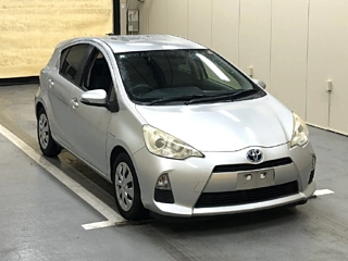 TOYOTA AQUA 2012