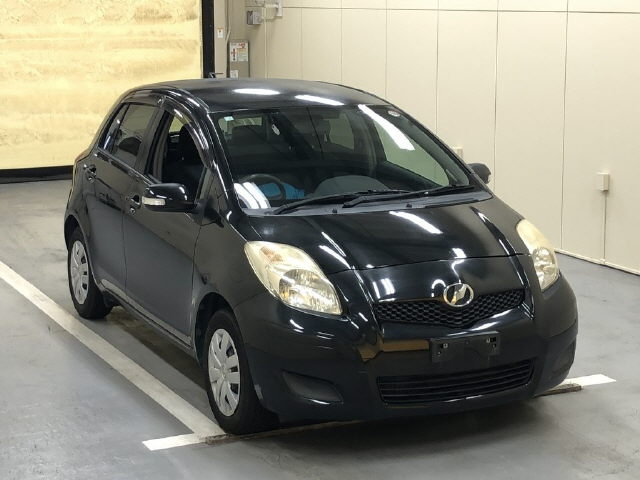 TOYOTA VITZ 2010