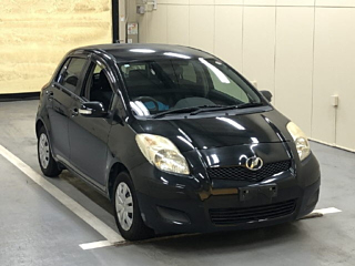 TOYOTA VITZ 2010