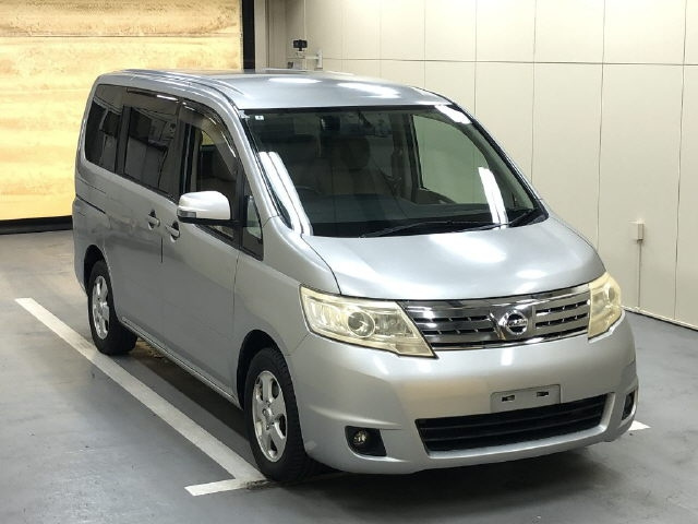 NISSAN SERENA 2010