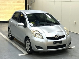 TOYOTA VITZ 2010