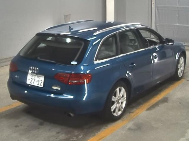 AUDI A4 2011