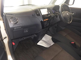 NISSAN ROOX 2012